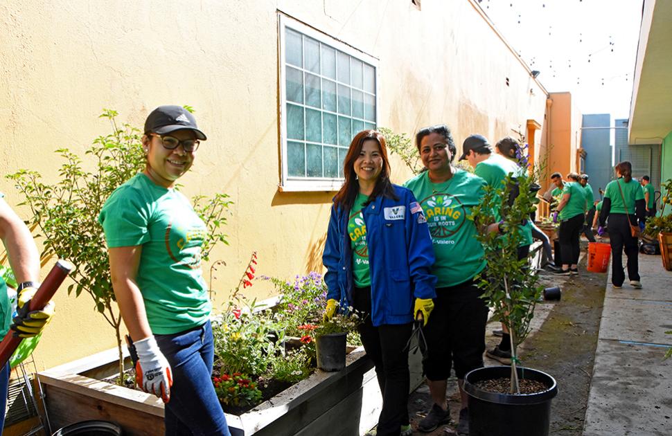 Wilmington_Earth_Day_volunteers