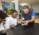 Memphis engineer teaching student at Creative Life school